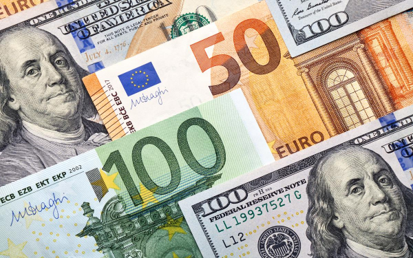 Курс доллара на внебиржевом рынке рухнул на 5% и приблизился к ₽74
Курс доллара на внебиржевом рынке рухнул на 5% и приблизился к ₽74