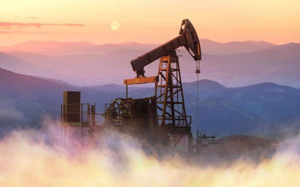 
                    Цены на нефть Brent упали более чем на 4% на фоне переноса встречи ОПЕК+

                