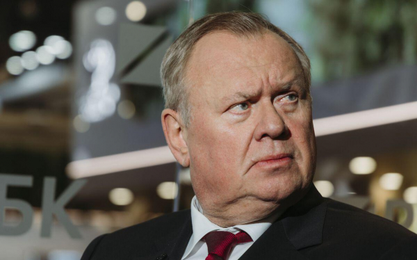 Глава ВТБ Андрей Костин дал совет, куда вложить ₽1 млн
Глава ВТБ Андрей Костин дал совет, куда вложить ₽1 млн