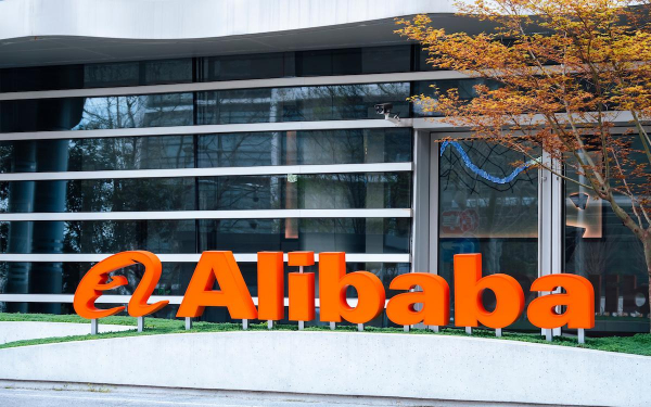 Акции Alibaba взлетели на 9% на планах компании увеличить инвестиции в ИИ
Акции Alibaba взлетели на 9% на планах компании увеличить инвестиции в ИИ