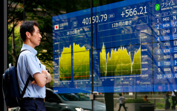 Японский Nikkei 225 вырос до максимума за год после сделки с США
Японский Nikkei 225 вырос до максимума за год после сделки с США