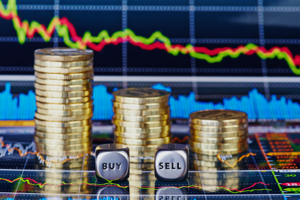 
                    Почему ЦБ снизил ставку до 18% и как это повлияет на рубль и инвестиции
                