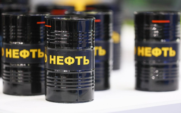 ЦБ опустил курс доллара ниже ₽78 впервые за месяц
ЦБ опустил курс доллара ниже ₽78 впервые за месяц