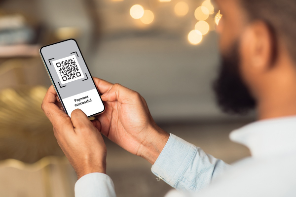 
                    Кольцо, стикер, QR-код: 12 способов бесконтактной оплаты в 2025 году

                