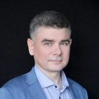Алексей Наймушин: «Нейросети решают проблему чистого листа, но не заменяют мастера» Алексей Наймушин: «Нейросети решают проблему чистого листа, но не заменяют мастера»