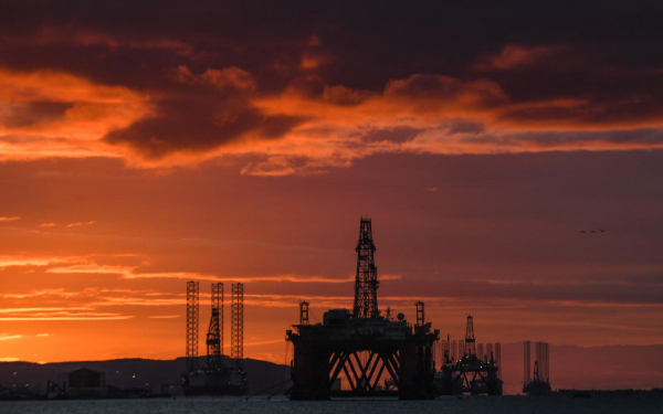 
                    Цены на нефть впервые с конца июня упали ниже $66 за баррель
                